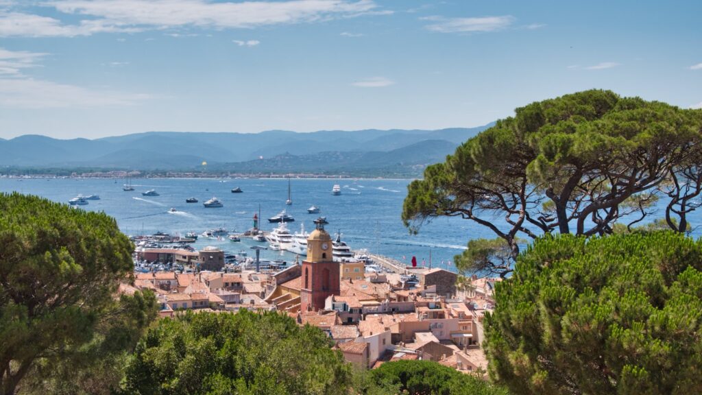 Saint-Tropez – perła Lazurowego Wybrzeża, która wciąż zachwyca saint tropez