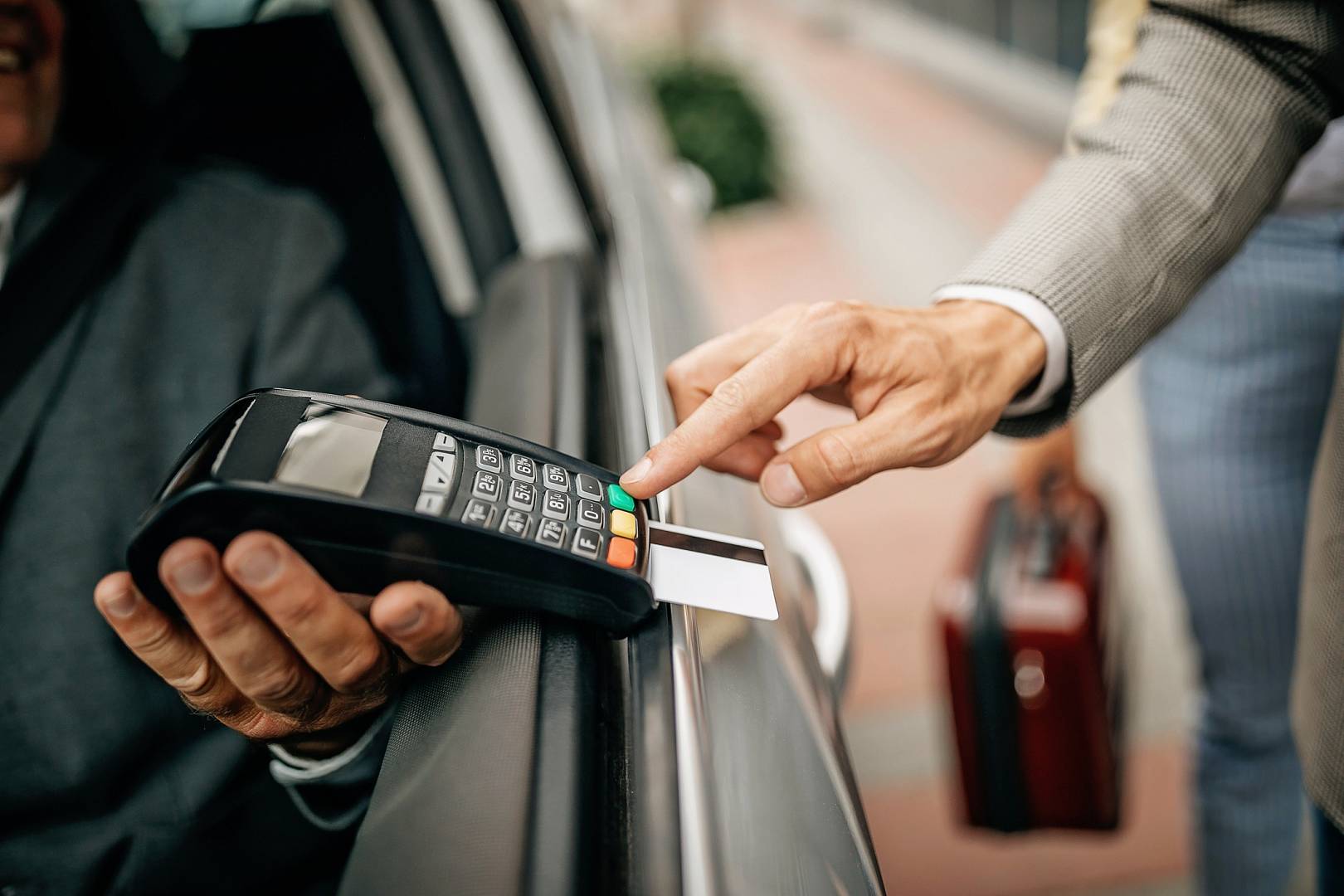 Płatność kartą w taxi - Viva Taxi.jpg