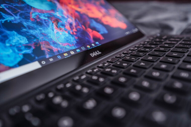 Laptop Dell z outletu AG.pl – jak wybrać model najlepiej odpowiadający Twoim potrzebom