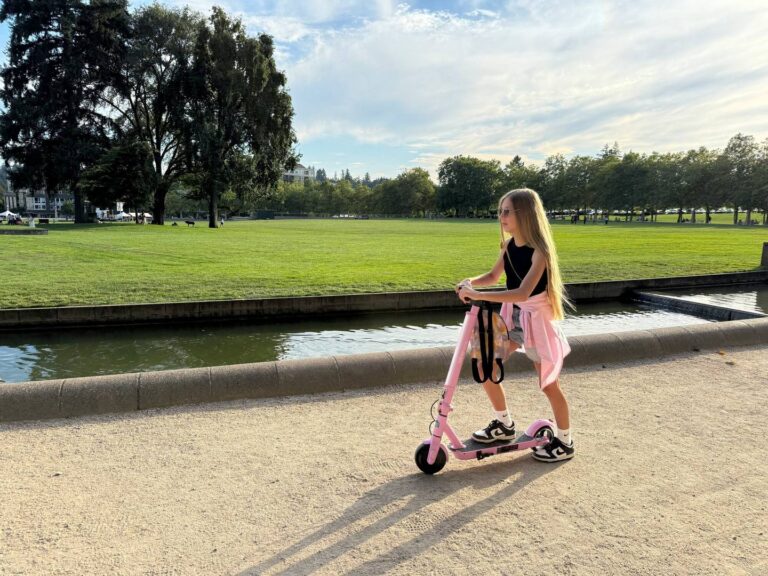 Jak bezpiecznie korzystać z hulajnogi Scoot and Ride: poradnik dla początkujących