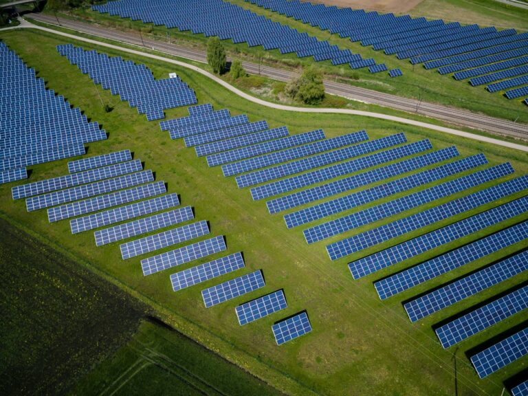 Energia ze słońca – pierwszy krok do niższych rachunków i większej niezależności