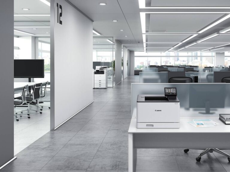 Jak dobrać urządzenie wielofunkcyjne do pracy hybrydowej?