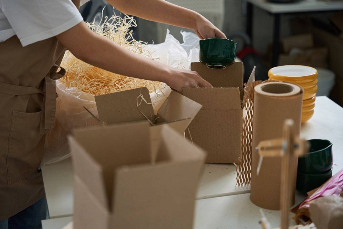 jakie-innowacje-wprowadzaja-producenci-w-odpowiedzi-na-wymagania-e-commerce (Medium).jpg